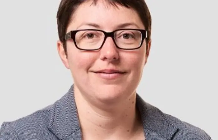 Dr. Claudia Vogel