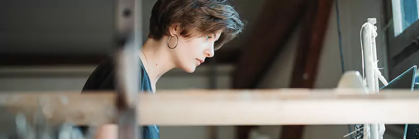 Was macht eine Keramikerin?